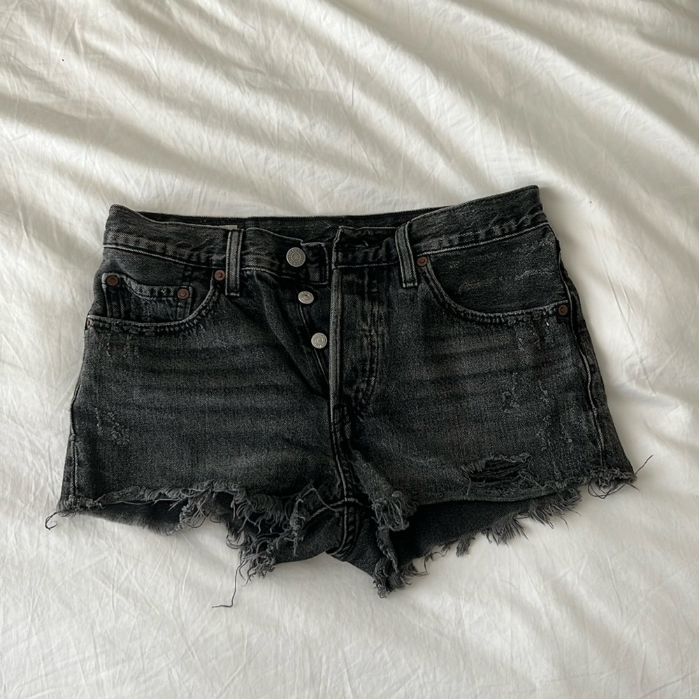 Levi’s 501 distressed shorts